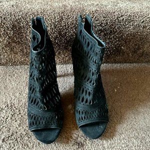 CUTE ALDO BOOTIE HEELS